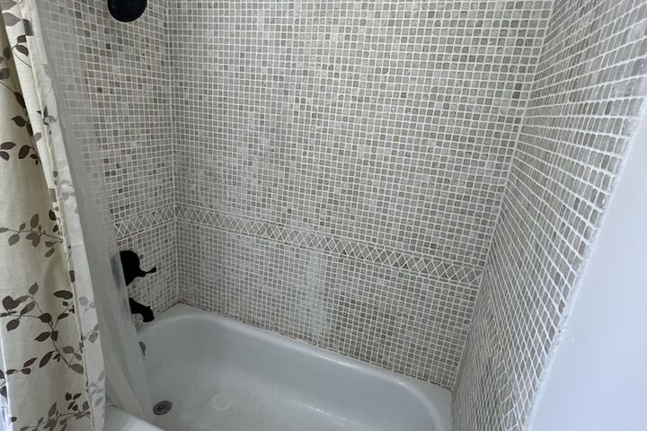 Room 28 of 34