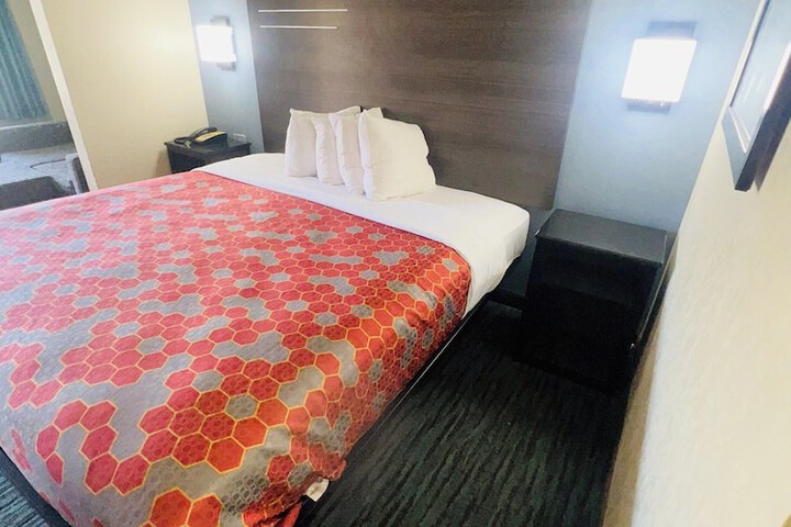 Room 19 of 22
