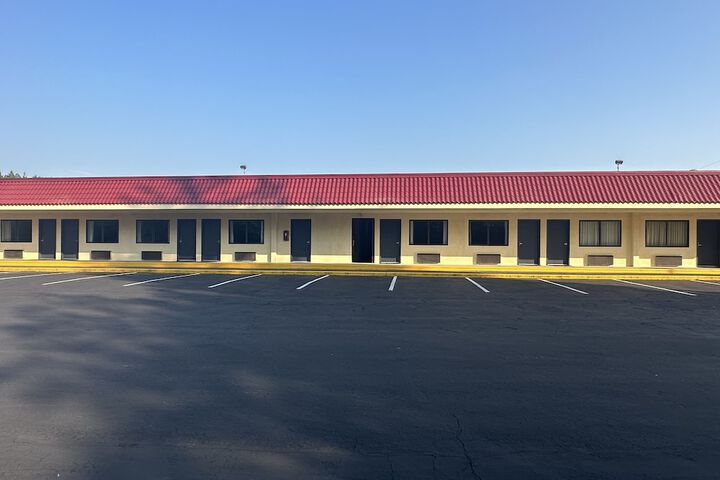Timberland Inn & Suites