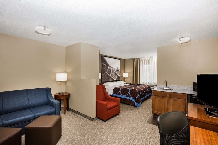 Room 15 of 26