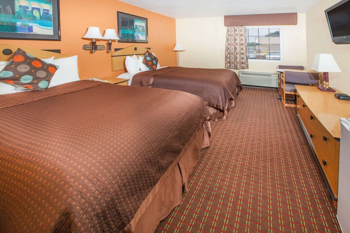 Room 11 of 15