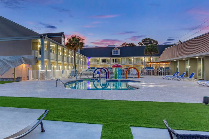 Hotel 7 of 34