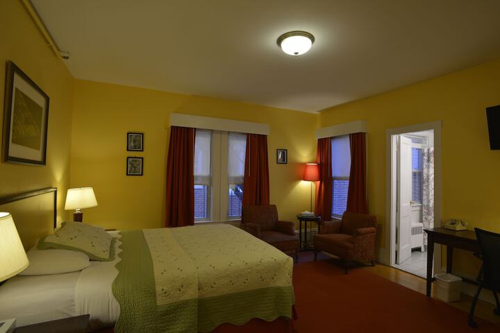 Room 18 of 38