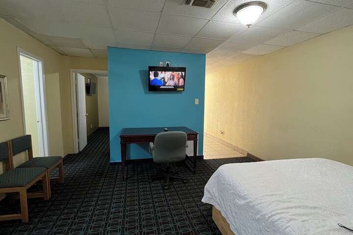 Room 11 of 20