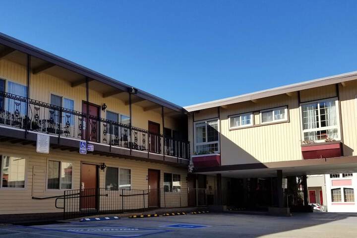 Hotel 4 of 48