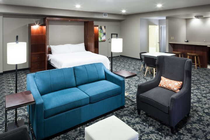 Room 34 of 82