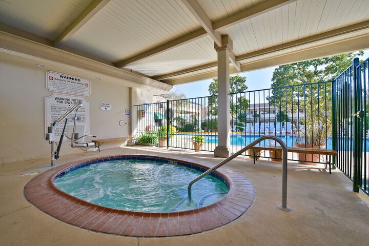 Best Western Plus Black Oak
