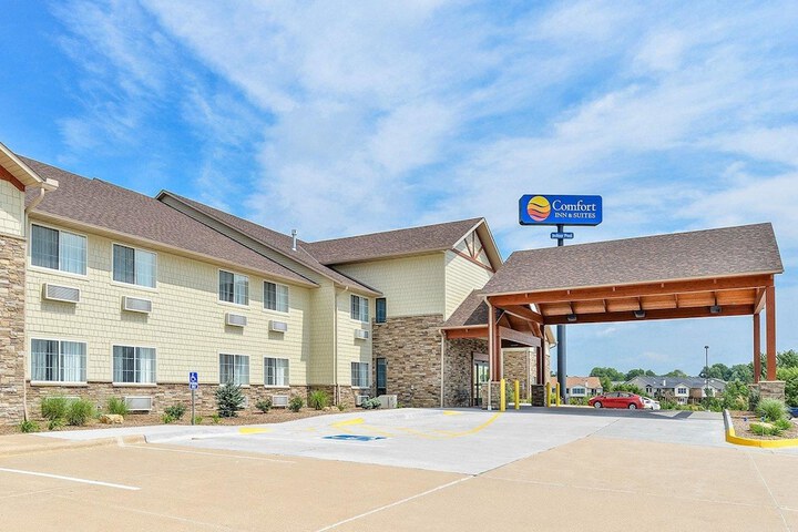 Hotel 2 of 39