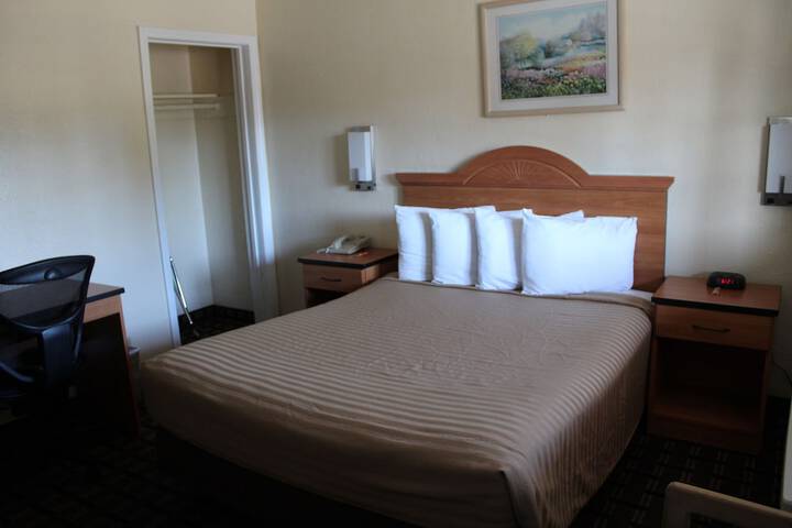 Room 49 of 76