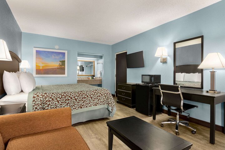 Room 22 of 42