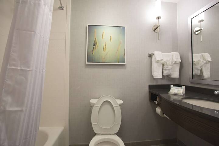 Room 32 of 51