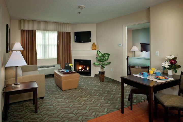Room 8 of 25