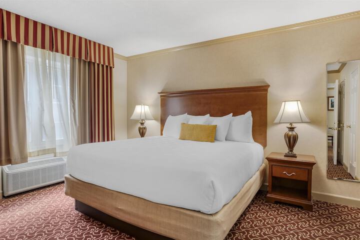 Best Western PLUS Morristown Inn-Florham Park