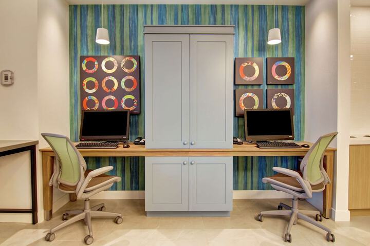Business Center 59 of 62
