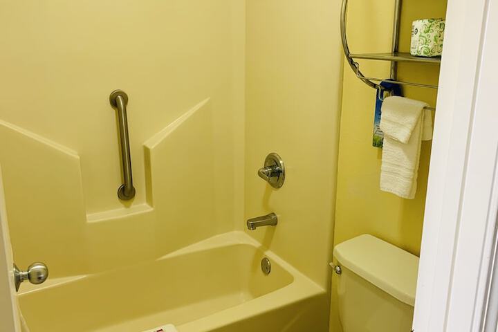 Room 22 of 35