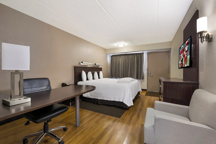 Room 17 of 35