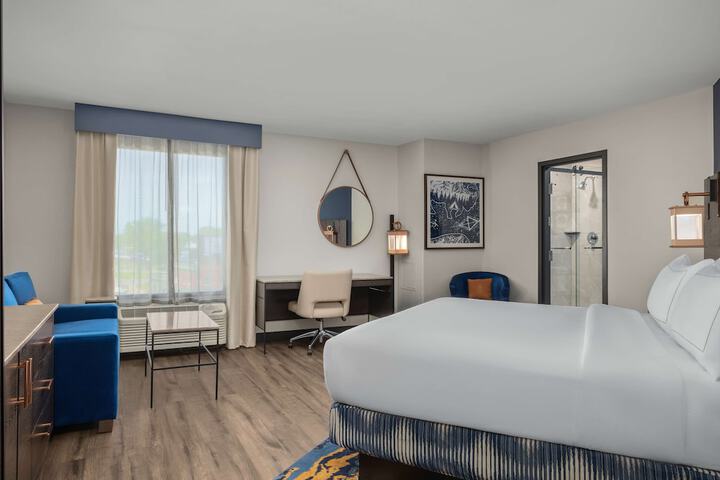 Hotel Westport Kansas City Tapestry Collection by Hilton