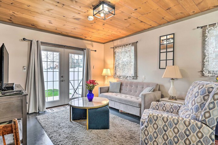 Bemus Point Vintage Suite w / Soaking Tub & Kitchen