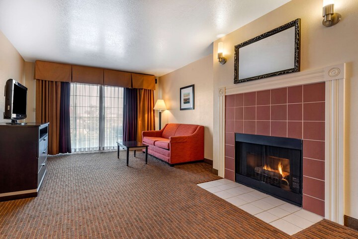 Room 33 of 48