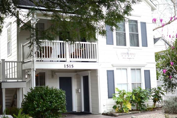 Hotel 3 of 52