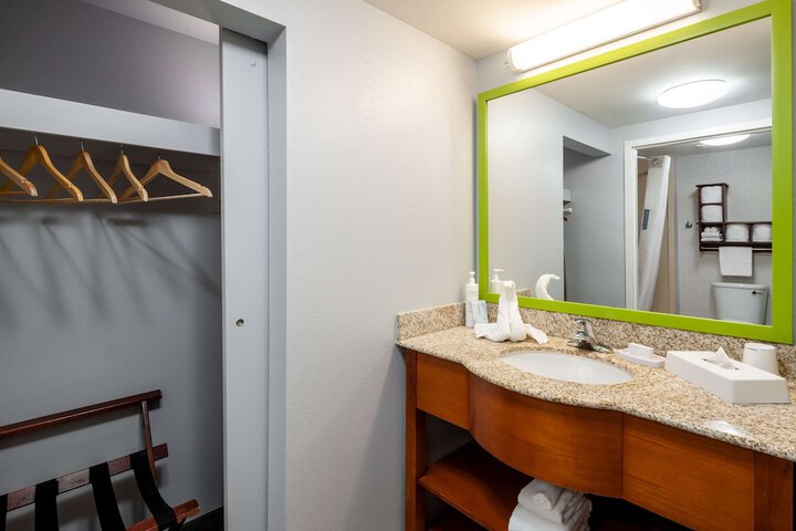 Room 20 of 36