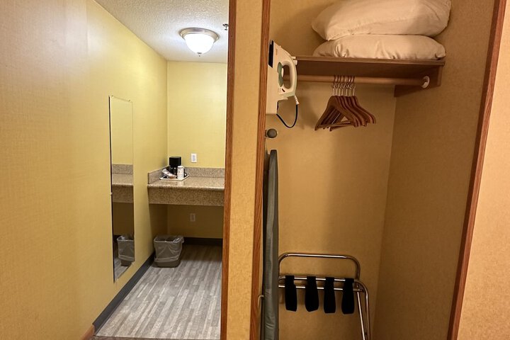 Room 114 of 128