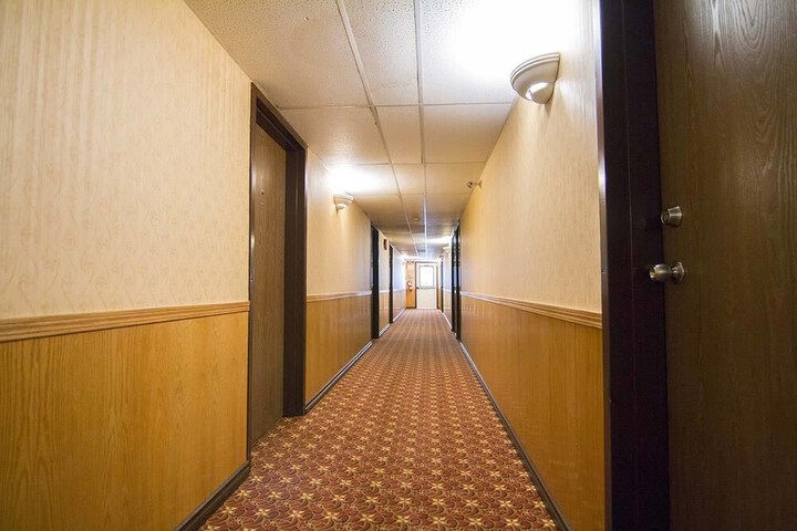 Ballroom/Hall 31 of 35