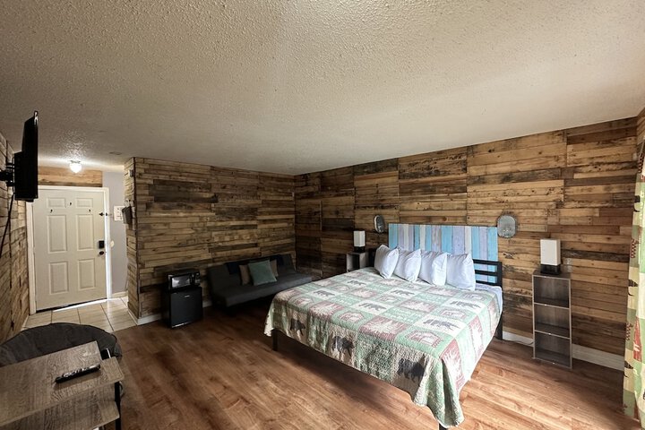 Room 9 of 36