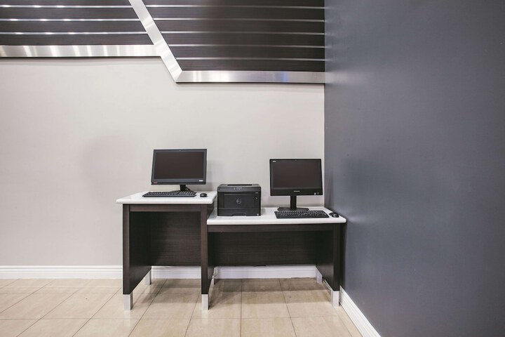 Business Center 33 of 33