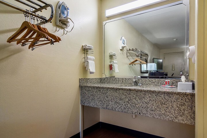 Room 14 of 29