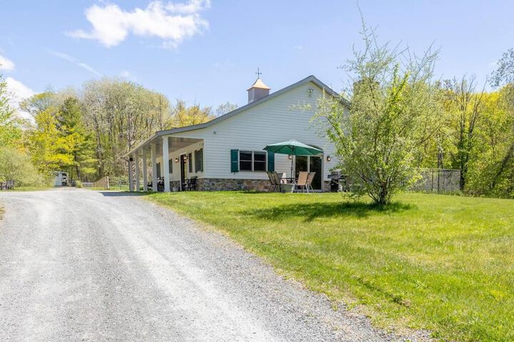 Modern Farm Home 2hr NYC BOS Peaceful Wifi