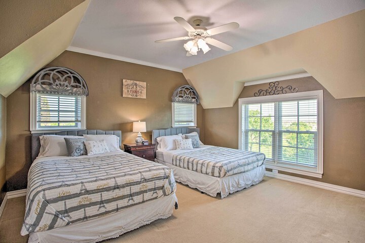 Families Welcome! Lavish Celina Home w / Game Room