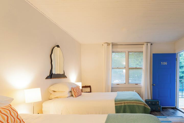 Room 10 of 52