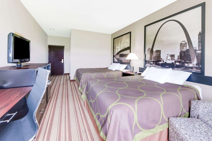 Room 5 of 16
