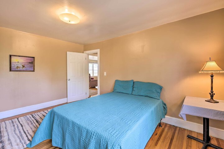 Charming Gadsden Home w / Golf Course Views!