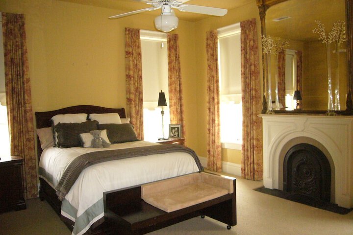 Room 12 of 32