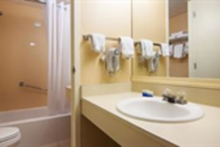 BEST WESTERN SYRACUSE AIRPORT INN
