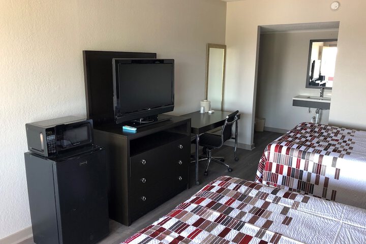 Room 8 of 17