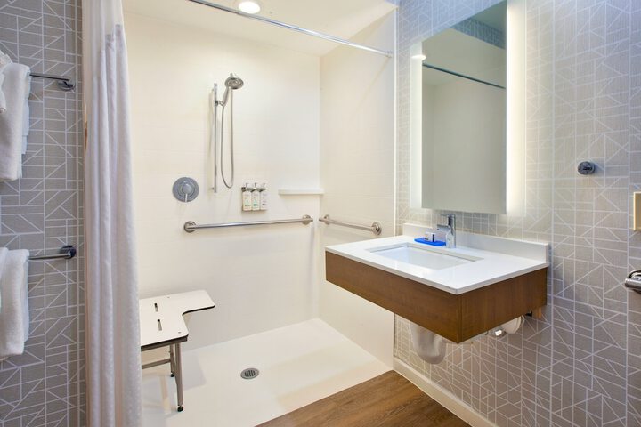 Holiday Inn Express & Suites Absecon-Atlantic City by IHG