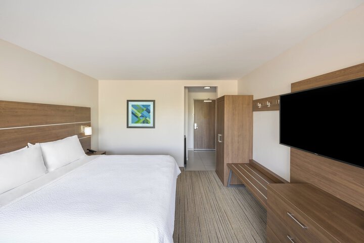 Room 42 of 60