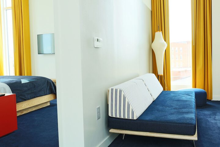 Room 27 of 103