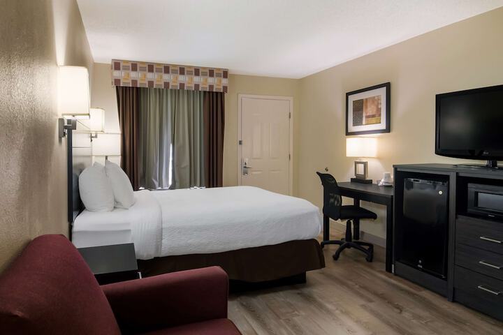 Room 26 of 34