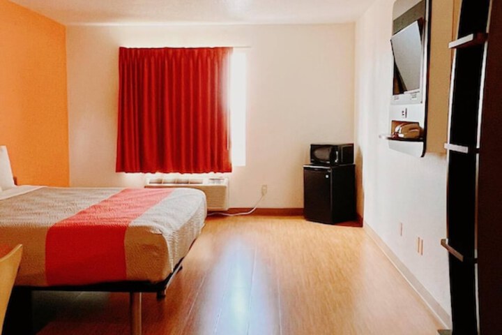 Room 46 of 93