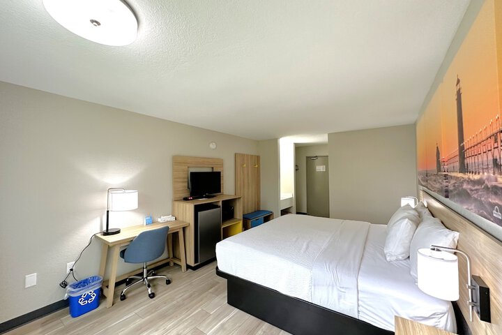 Room 12 of 24