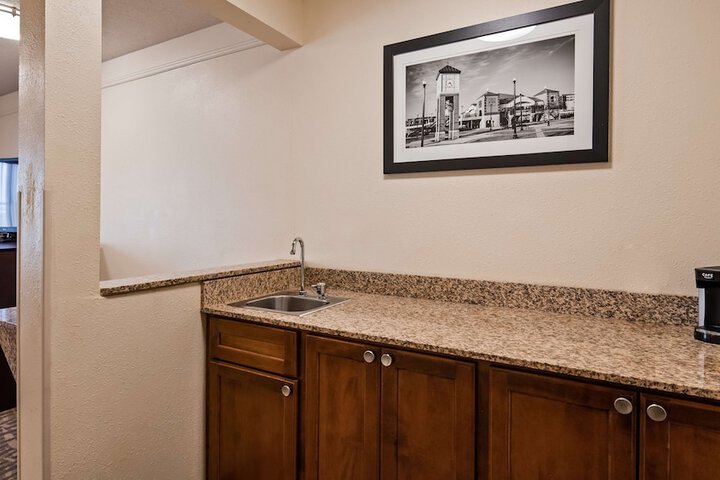 Room 14 of 25
