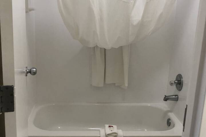 Room 14 of 40