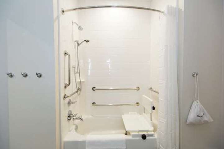 Room 145 of 200