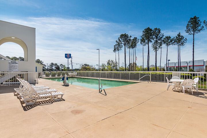 Pool 4 of 39