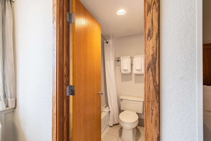 Room 30 of 40