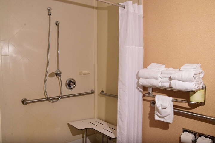 Room 20 of 33